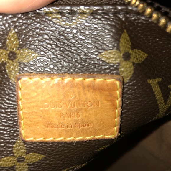 Authentic Louis Vuitton Sully Monogram - Picture 2 of 7